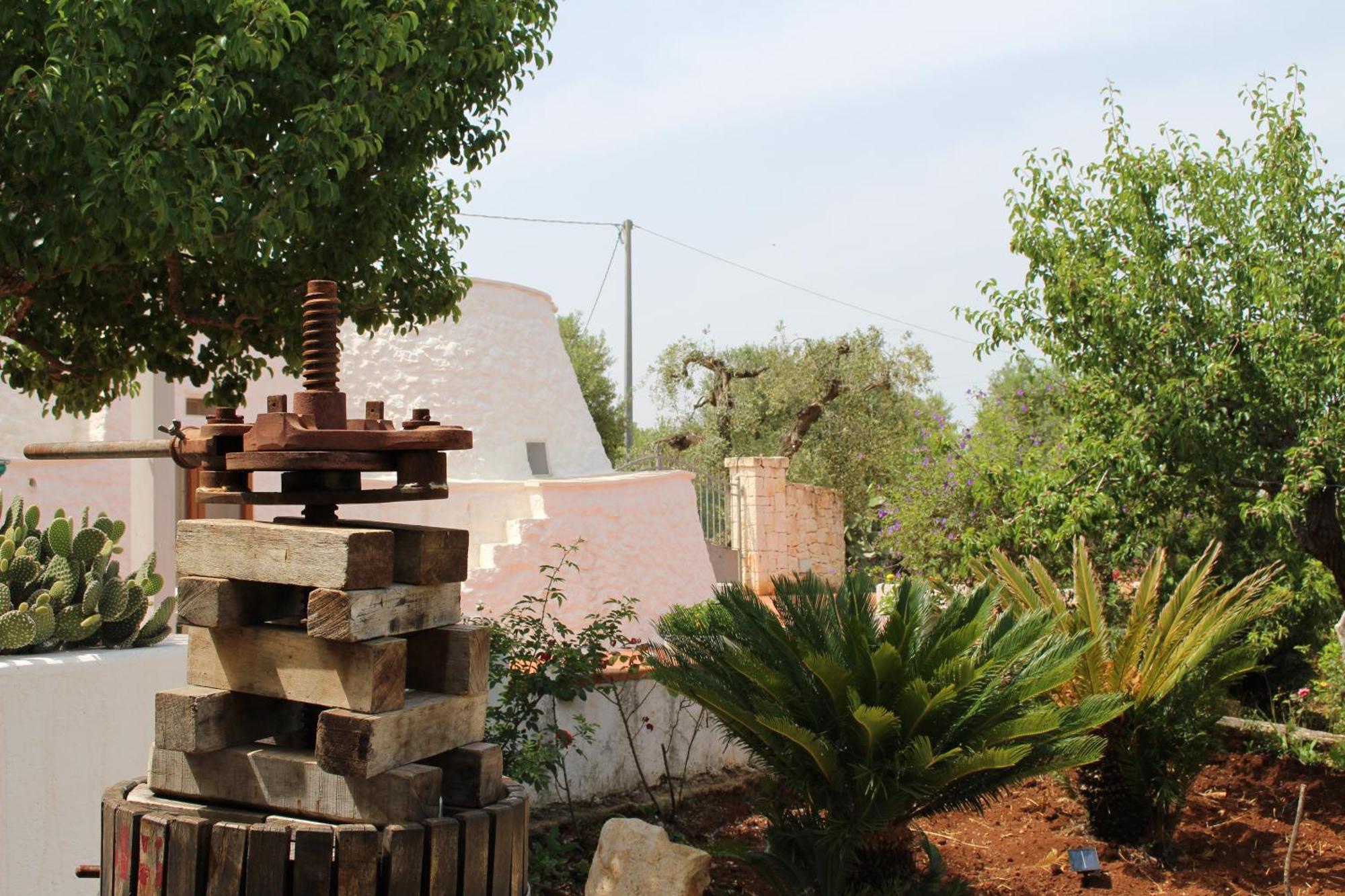 Trullo Il Melograno Pensionat Ostuni Eksteriør billede